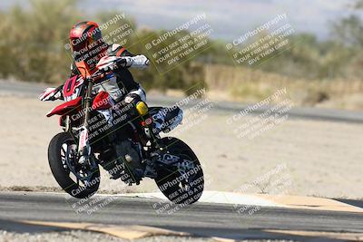 media/Dec-01-2025-Moto Forza (Mon) [[2daa91e15f]]/3-Beginner Group/Session 3 (Turn 3)/
